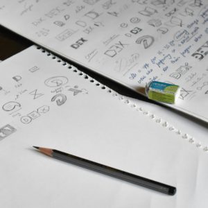 Diseño de Logotipo Personalizado - Desde la Idea hasta el Producto Final